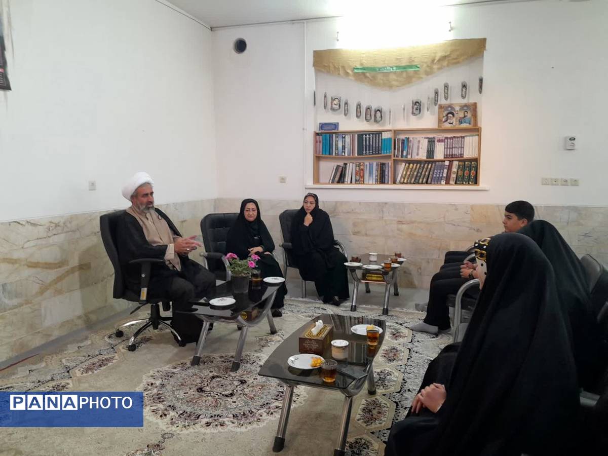 دیدار صمیمانه امامجمعه مروست با خبرنگاران پانا