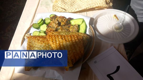 جشنواره غذاهای بومی محلی به‌مناسبت ایام‌الله دهه فجر در آموزشگاه علاقبندنیا ملارد
