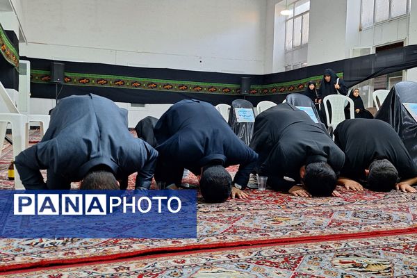مراسم دهه دوم محرم با حضور فرهنگیان و دانش‌آموزان 