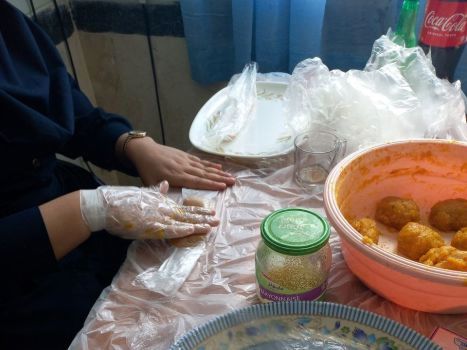 هنرجویان هنرستان فرزانگان گوگان: تجربه‌ای زنده از یادگیری مهارتی در کارگاه آشپزی گروهی