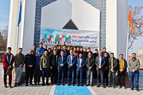 دانشجو معلمان نسبت به دفاع از آرمان‌های شهدا بصیر باشند