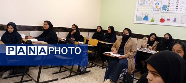 بازدید مسئولین آموزش و پرورش خلیل آباد از دبیرستان مادرمهربان نقاب