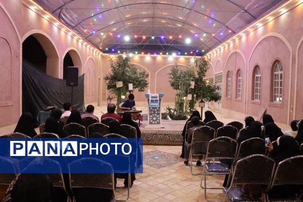 «محفل شهریور شعر» با حضور دانش‌آموزان یزدی