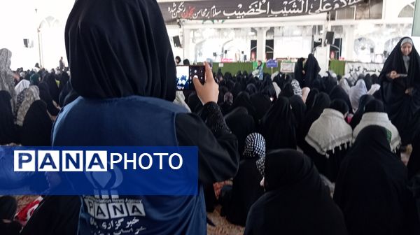 حضور خبرنگاران پانای کاشمری در نماز جمعه 