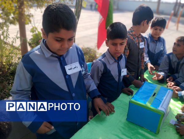 انتخابات شورای دانش آموزی در مدرسه زرتاش خلیل آباد