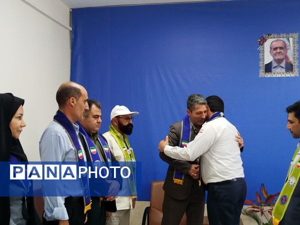 بازدید ارزیاب کشوری سازمان دانش‌آموزی در مدارس تمام پیشتاز شهرستان فاروج