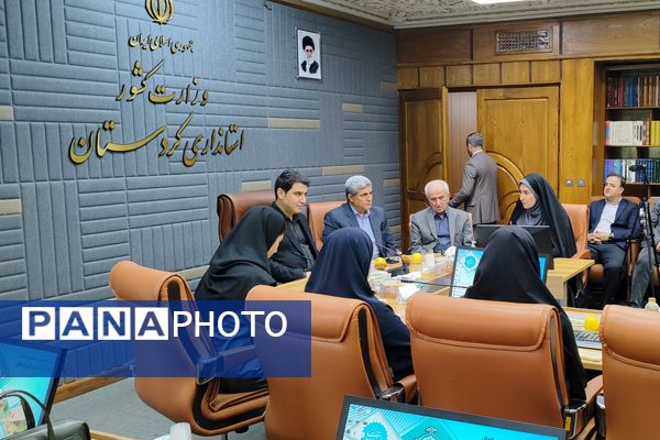 دیدار صمیمی استاندار کردستان با جمعی از دختران نخبه استان