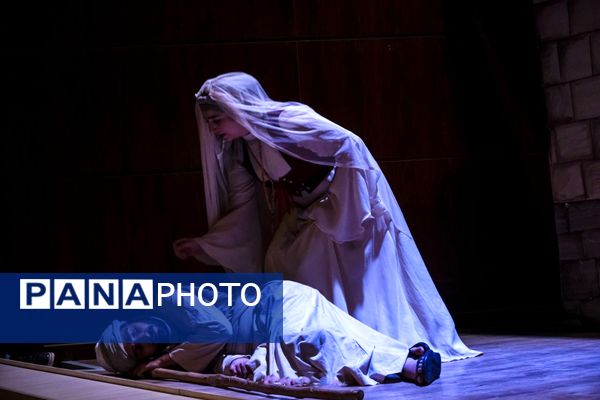 تئاتر «ترسا و پارسا» در جوانرود 