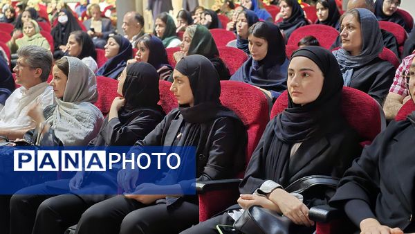 تقدیر و تجلیل از ستارگان درخشان هنرستان هنرهای زیبای اصفهان