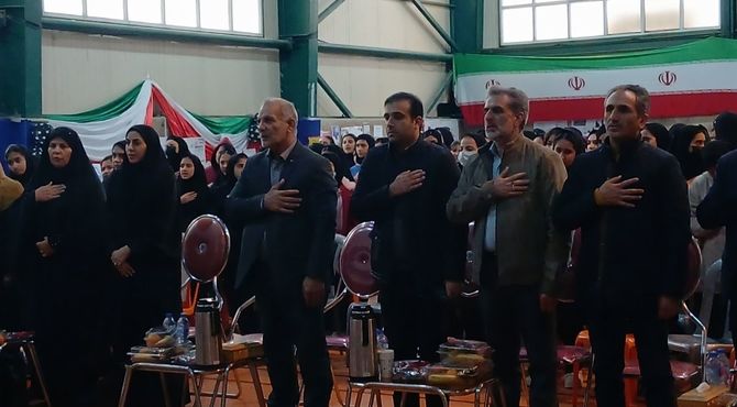 نمایشگاه دستاوردهای پژوهشی دبیرستان تربیت رودهن