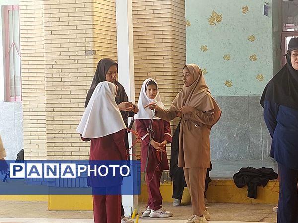 برگزاری مسابقه بینمدرسهای طنابزنی ویژه دختران در حاجیآباد