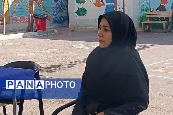 برگزاری طرح مصباح الهدی و نماز جماعت در دبستان شهید اول ۲ ناحیه یک شهرری