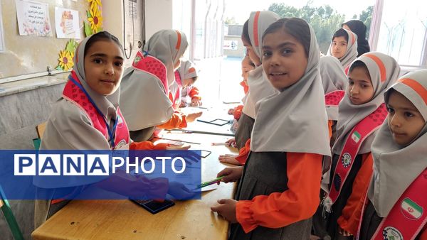 انتخابات شورای دانش آموزی در دبستان دخترانه حضرت معصومه ( س )