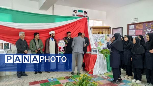 نواخته شدن زنگ کتاب و کتابخوانی در دبیرستان سمیه نوخندان