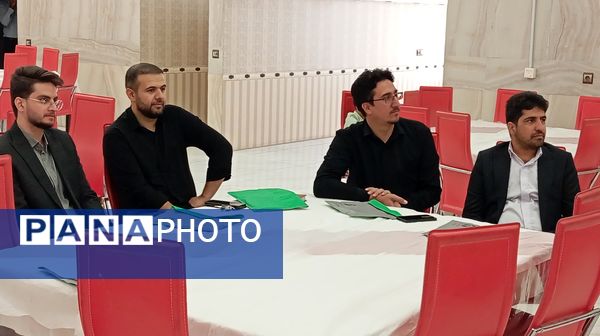 دوره توانمندسازی زیست‌محیطی برای مراقبان سلامت مدارس ابتدایی در چهارمحال و بختیاری