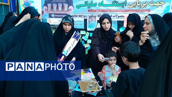 تجمع دانش‌آموزان شهرستان اسفراین در مراسم یادبود شهدای خدمت