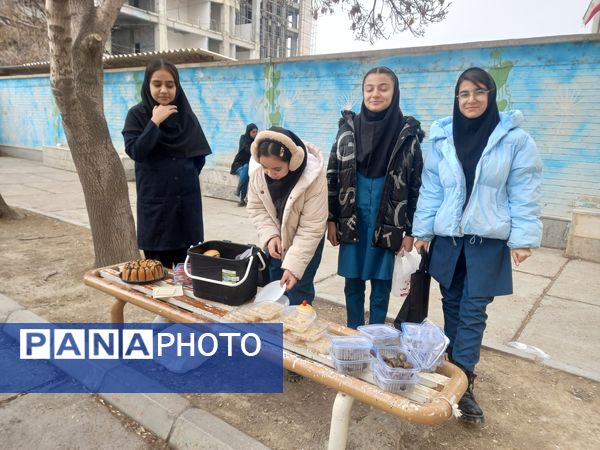 بازارچه درون مدرسه‌ای در مدرسه فاطمیه شهرستان شیروان