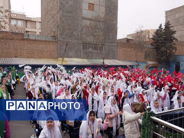 جشن نیکوکاری در دبستان اخوان گنجی