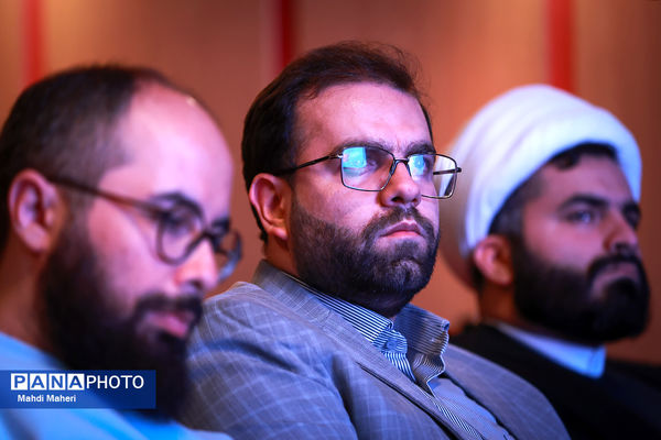 آیین رونمایی از «کتاب نوجوان ایرانی» 