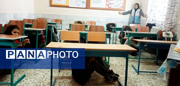 مانور زلزله در دبیرستان حاج مهدی روحانی ارغا