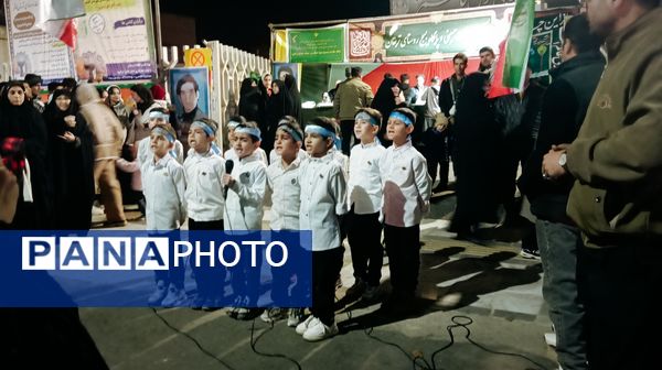 اجرای گروه های سرود در شهرستان کاشمر 