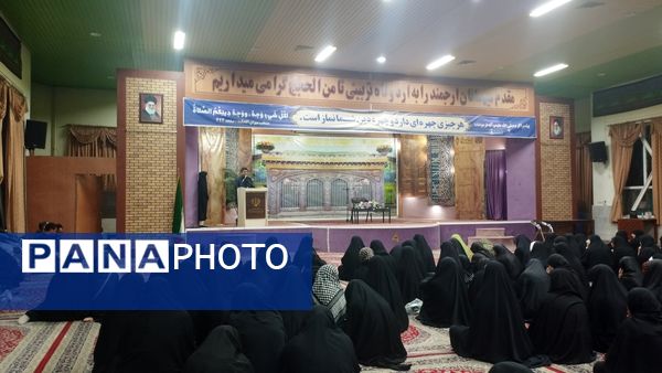 خدمت‌رسانی به زائران توسط اعضای طرح گام‌های عاشقی