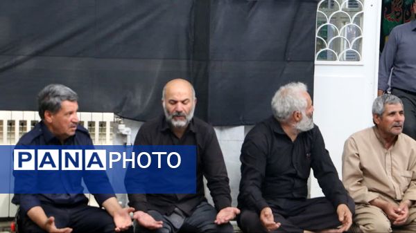 آیین غباروبی و عطرافشانی ضریح مطهر آستان مقدس امامزاده بی‌بی سکینه