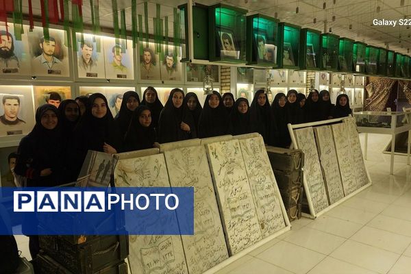 زیارت گلزار شهدا و اقامه نماز جماعت دانش‌آموزان فرزانگان در امامزاده ابراهیم ملارد