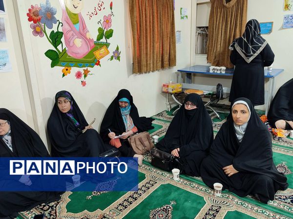 برگزاری جلسه آموزش خانواده در دبستان شاهد حاج تقی آقا بزرگ مشهد