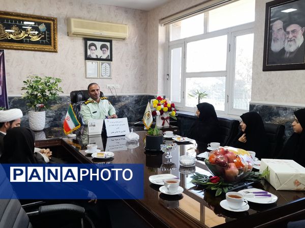دیدار کادر مدرسه شاهد ارض اقدس با پرسنل نیروی انتظامی