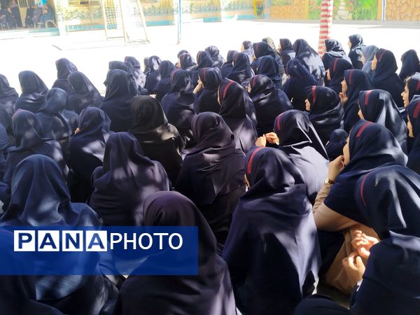 دانش‌آموزان مدرسه مهدی خدابنده با شهدا تجدید پیمان کردند