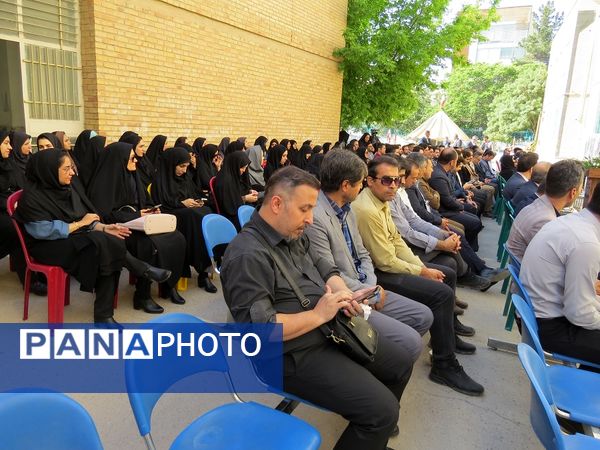 تقدیر از کارکنان‌ اداره‌کل آموزش و پرورش خراسان شمالی 