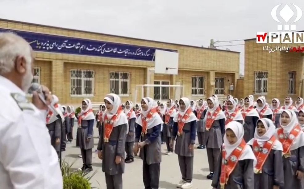 بازدید ارزیابان کشوری از فعالیت‌های پیشتازان در مدرسه حضرت رقیه(س) روستای صرم قم 