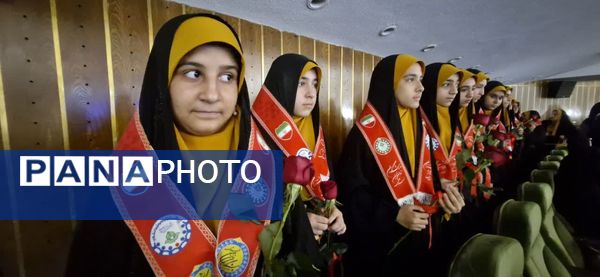 مراسم بزرگداشت مقام معلم و تجلیل از معلمان نمونه در محمودآباد