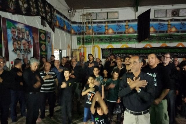 شور حسینی در شب چهارم محرم 1404 در هیات فرهنگیان ناحیه ۳ شیراز 