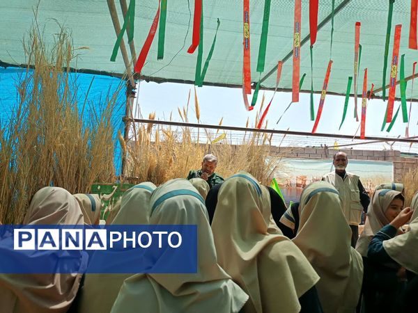 بازدید دانش آموزان دبستان سمیه از کنگره ملی شهید مدرس