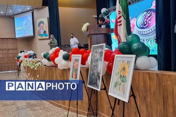 تقدیر از برگزیدگان کشوری و استانی مسابقات فرهنگی و قرآنی ناحیه 3 شیراز