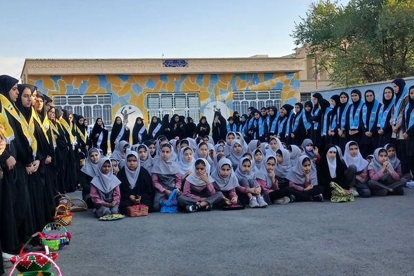 مدرسه دخترانه رقیه بدیعی میزبان شهید گمنام 