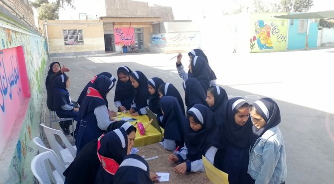 انتخابات شورای دانش آموزی  در دبستان ناهید نخودی 