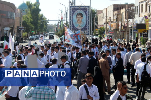 راهپیمایی روز دانش‌آموز در شهرستان بم