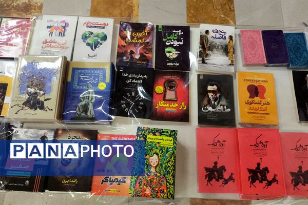 جشن کتاب و گرامیداشت هفته کتاب‌خوانی در مدرسه نمونه دولتی استاد مطهری