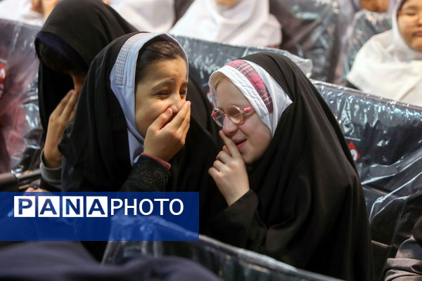 حضور تولیت آستان قدس رضوی در جمع دانش‌آموزان با آسیب بینایی مشهد