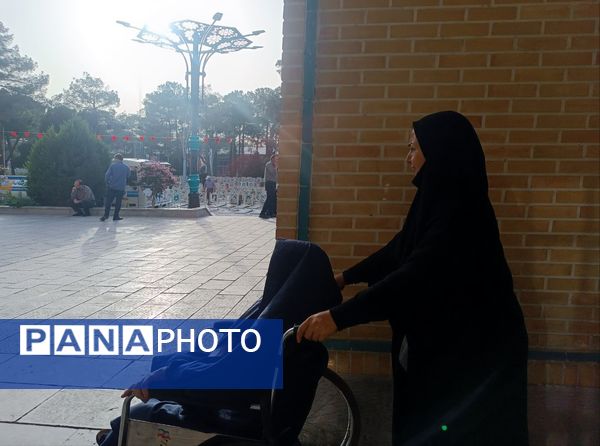 مراسم بزرگداشت شهدای حملات تروریستی رژیم صهیونسیتی در گلستان شهدای اصفهان 
