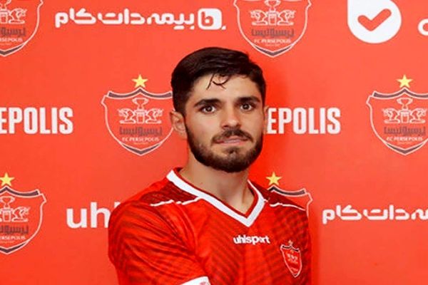 محمد عمری: سربازم و تحت قرارداد پرسپولیس 