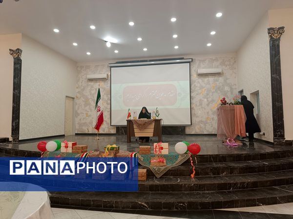  مجمع انجمن اولیا و مربیان در  دبیرستان شاهد ارض اقدس 