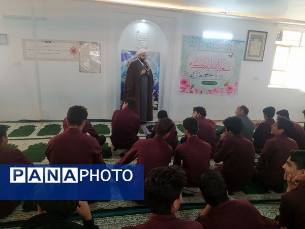 جشن ولادت حضرت فاطمه زهرا (س) در دبیرستان نمونه دولتی آیت الله خامنه ای 