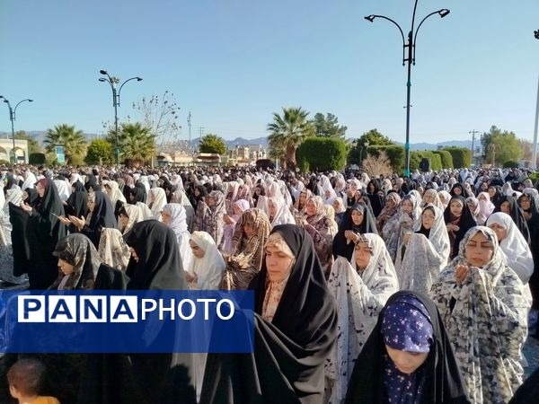 نماز عید سعید فطر با حضور پرشور مردم در شهرستان کاشمر برگزار شد 