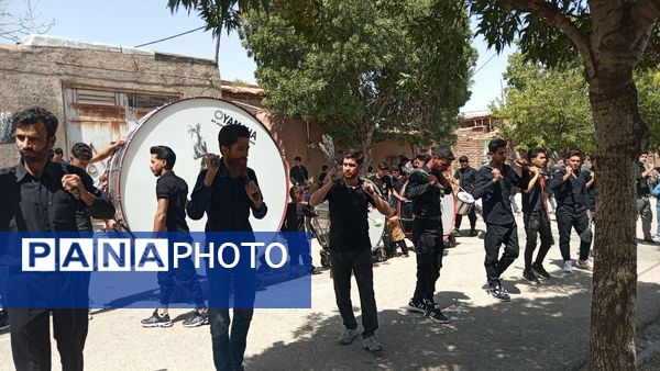 پیاده‌روی جاماندگان اربعین در شهر‌ رباطسنگ؛ دل‌هایی که از راه دور به کربلا رسیدند