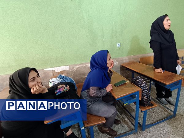 مسابقه مشاعره و حافظ‌خوانی در کانون شهدای فرهنگی ملارد