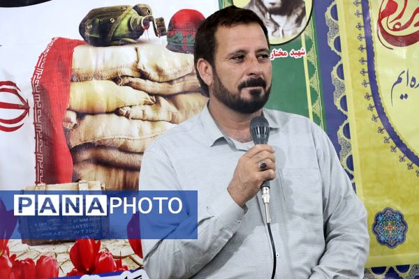 برگزاری یادواره شهدا در روستای دولاب با حضور مسئولان و خانواده‌های شهدا